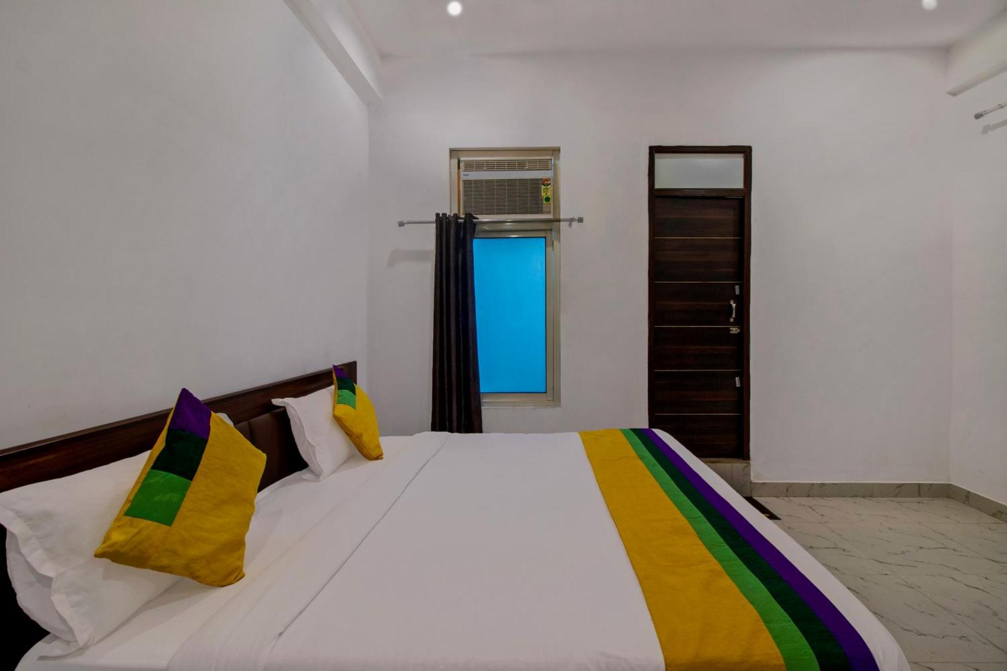 Hotel O Om Pushp Residency 마투라 외부 사진