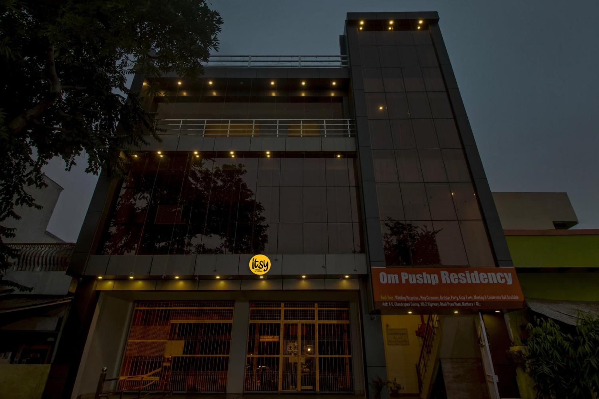 Hotel O Om Pushp Residency 마투라 외부 사진
