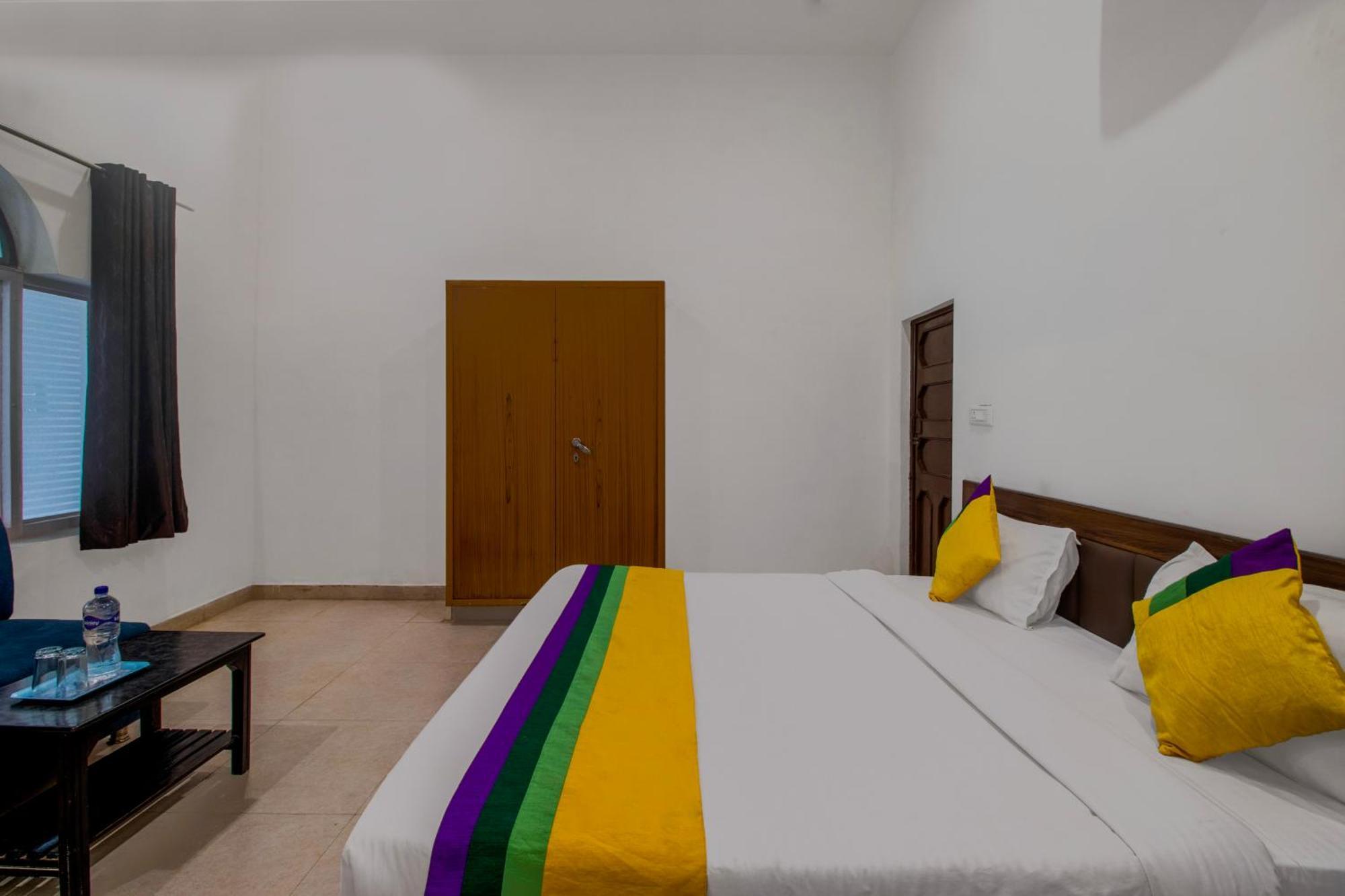 Hotel O Om Pushp Residency 마투라 외부 사진