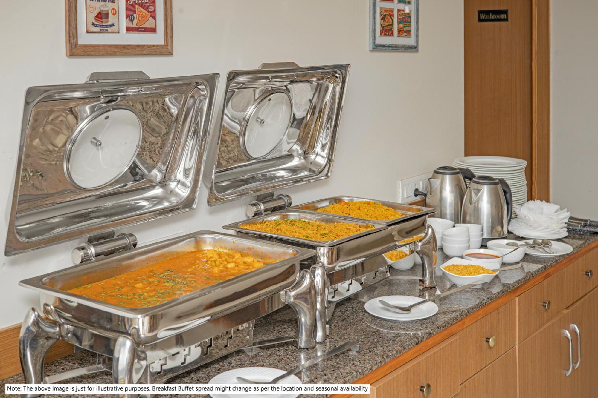 Hotel O Om Pushp Residency 마투라 외부 사진