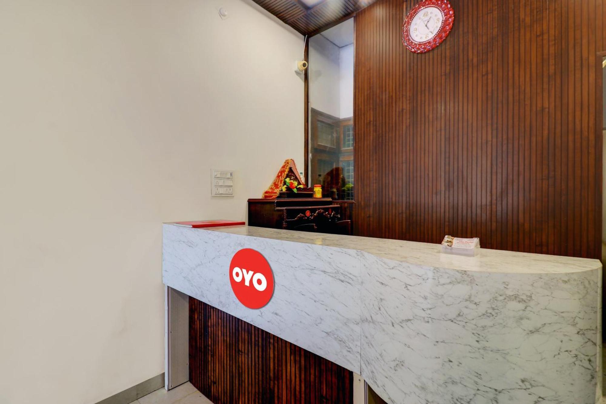 Hotel O Om Pushp Residency 마투라 외부 사진
