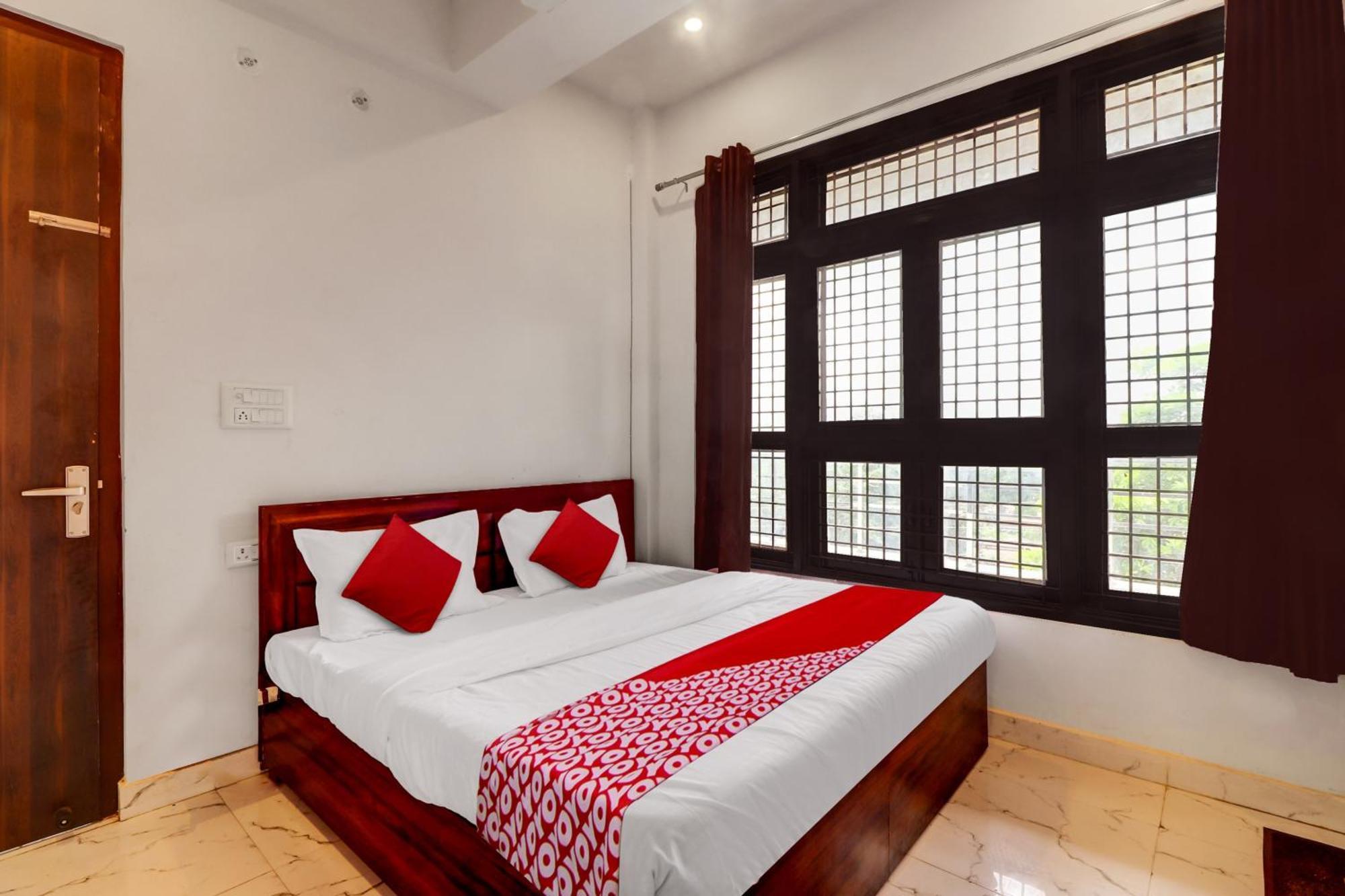 Hotel O Om Pushp Residency 마투라 외부 사진